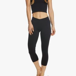 N UX V Ankle Seamless Yoga Capris